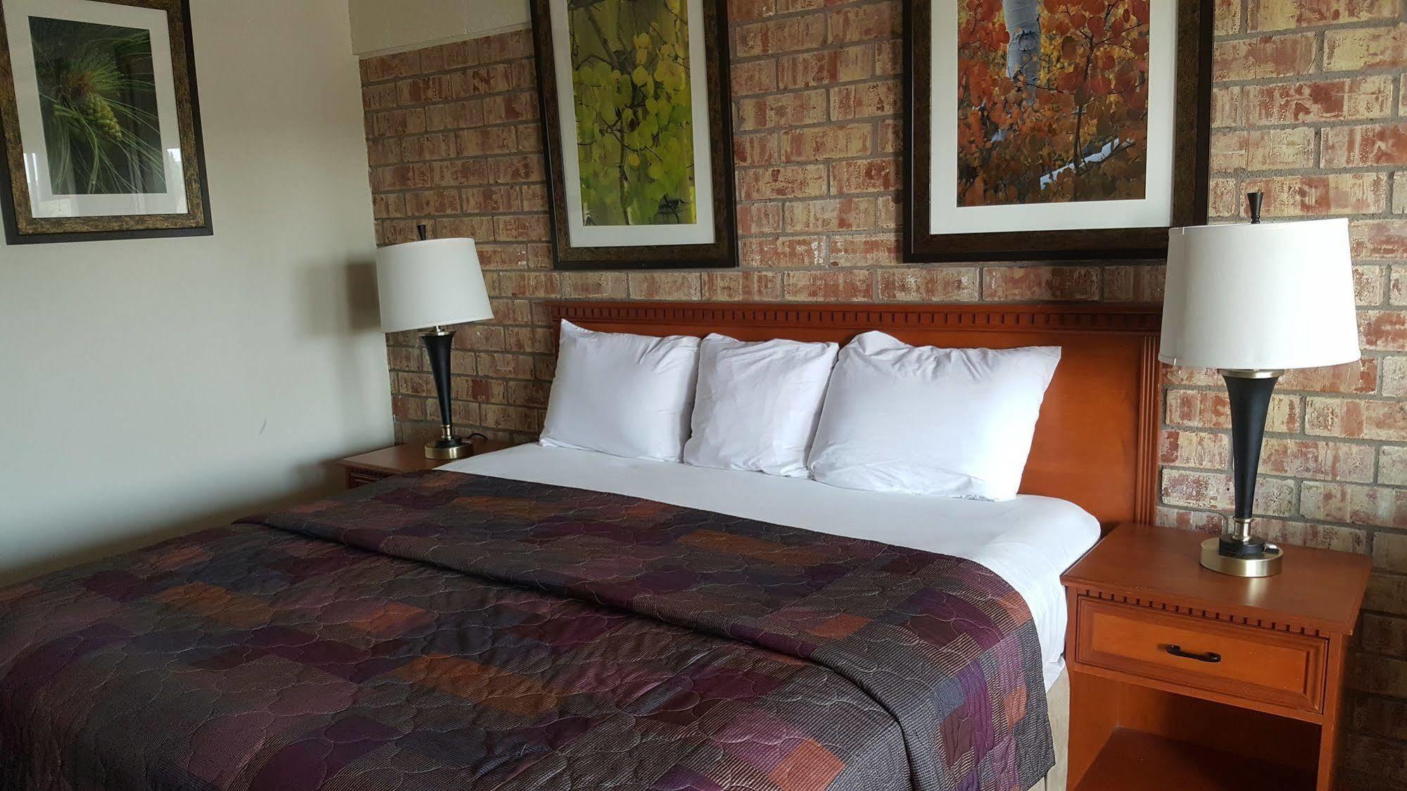 Budget Host Platte Valley Motel